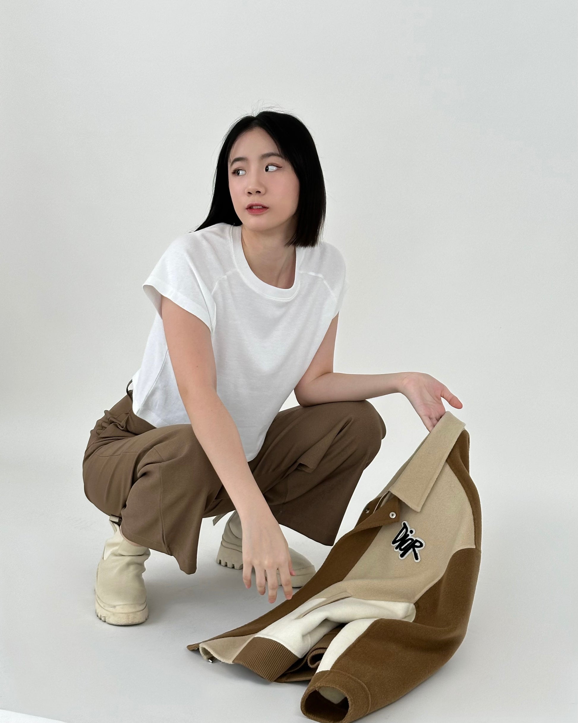 LAST 1 LULE Basic Raglan White Tee