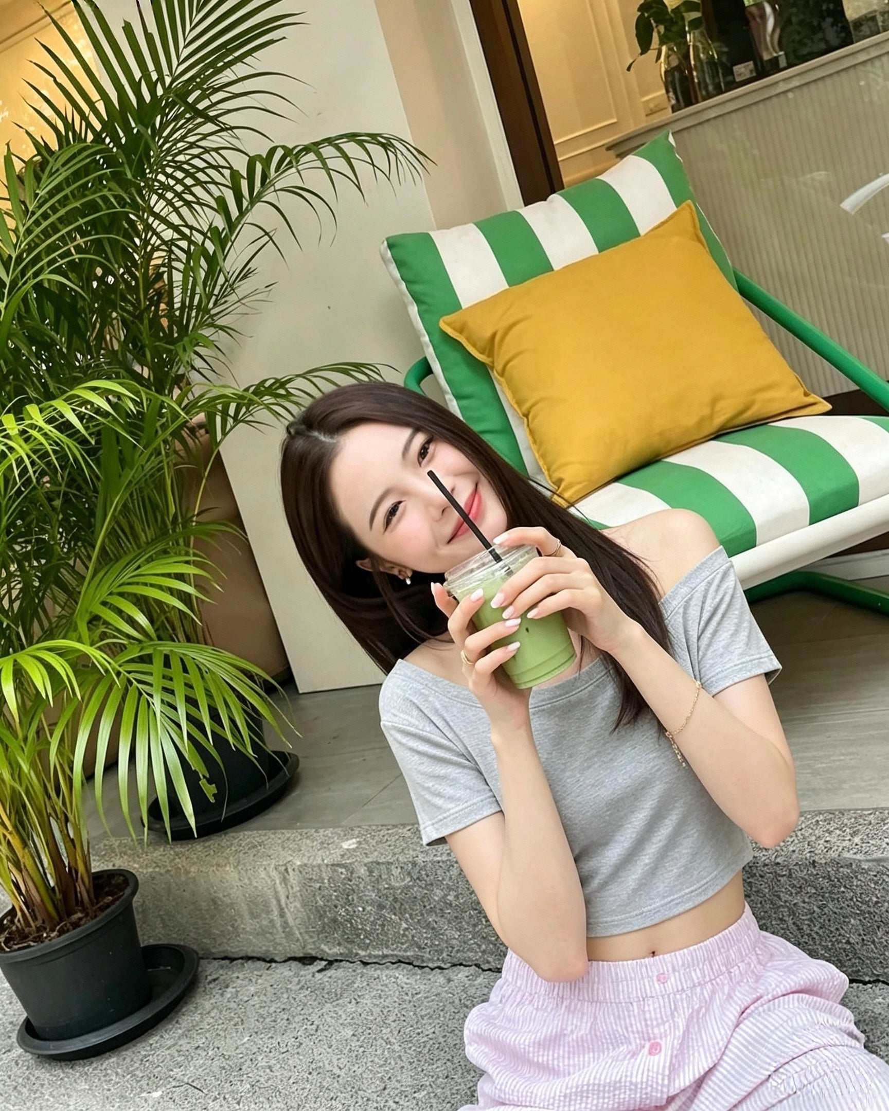 Cold-Shoulder Asymmetrical Neck Cropped Tee