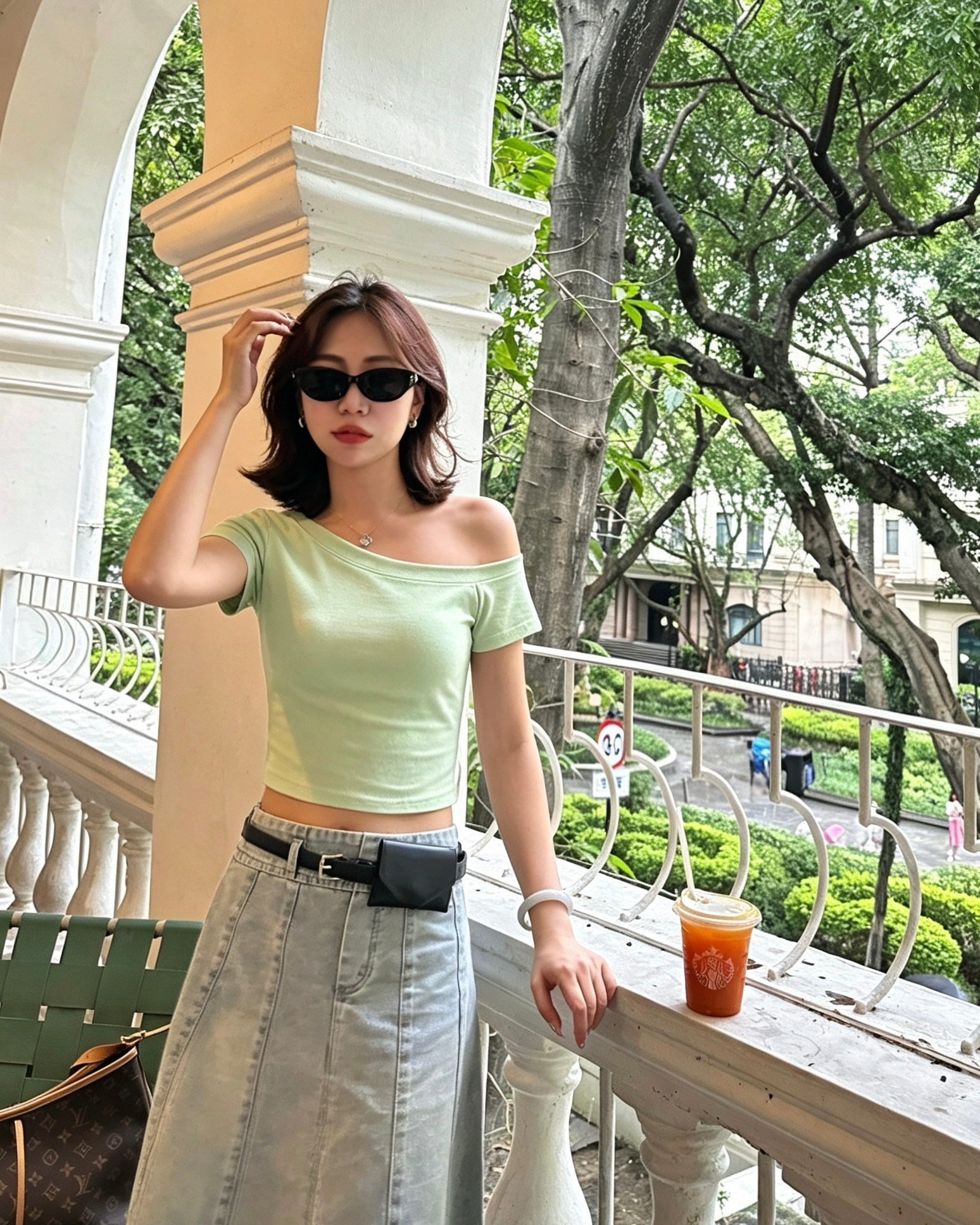 LULE Off-Shoulder Baby Tee