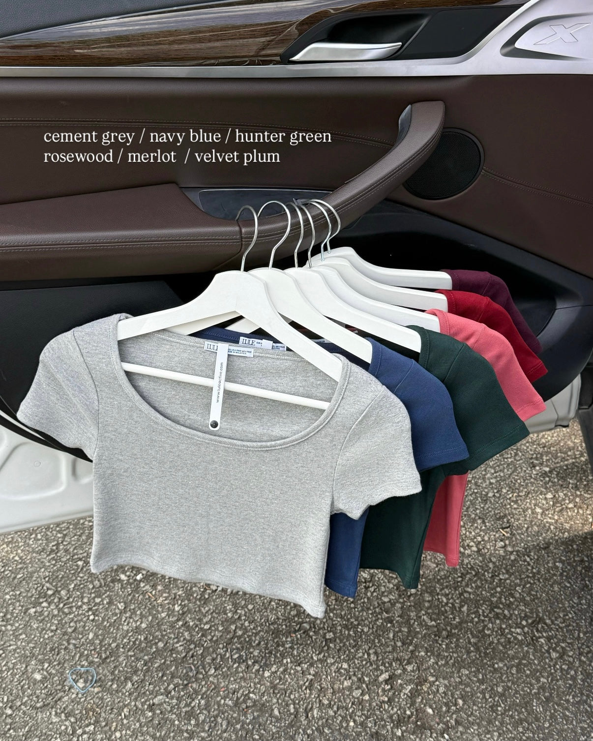 LULE Essential Crop Tee