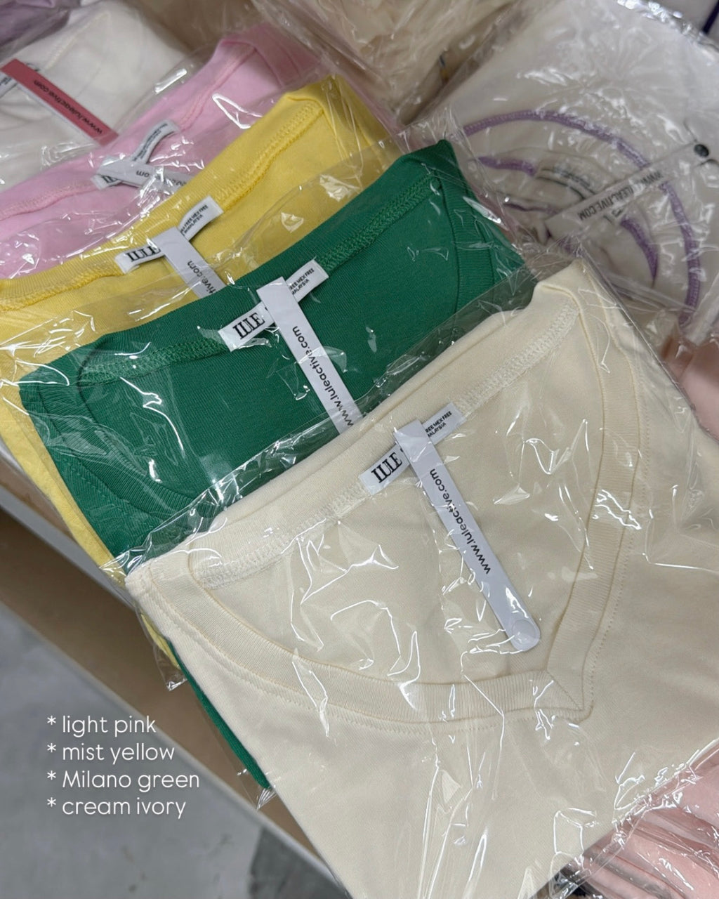 TOP 10 FOR 100 V-neck SlimCurve Basic Tee