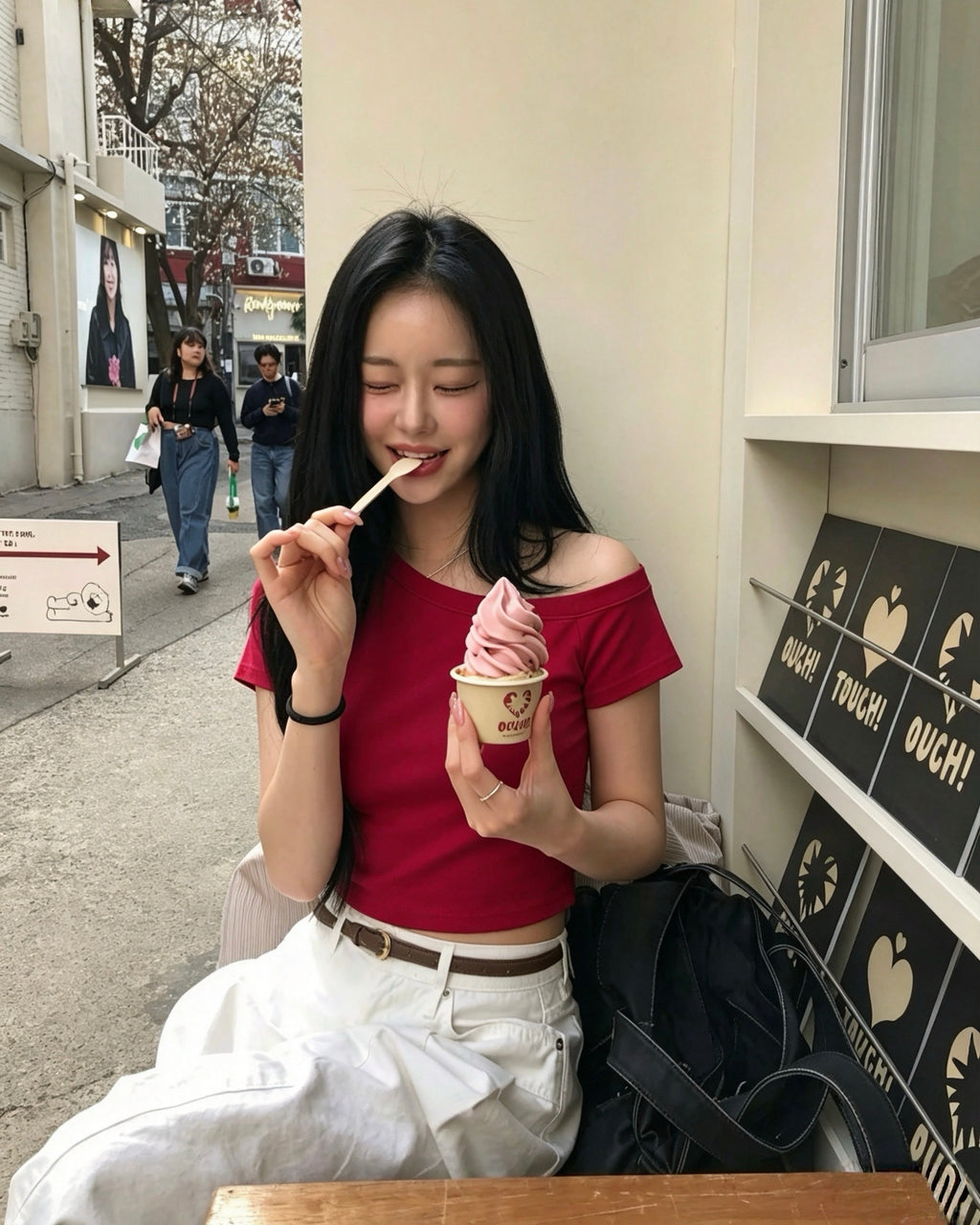 LULE Off-Shoulder Baby Tee