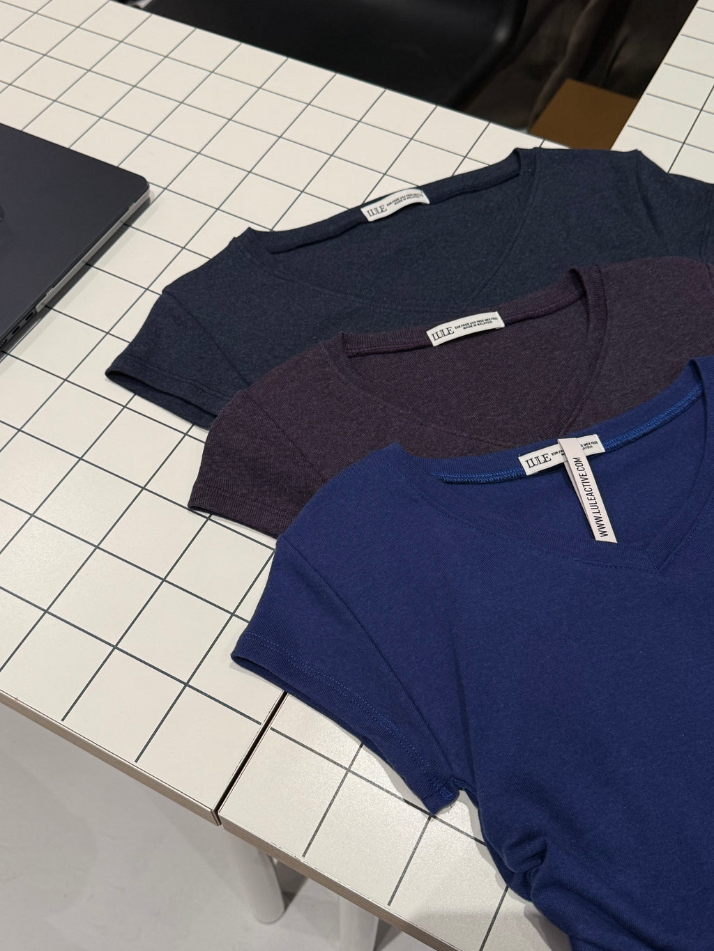 LULE Basic SlimCurve V-neck 2.0