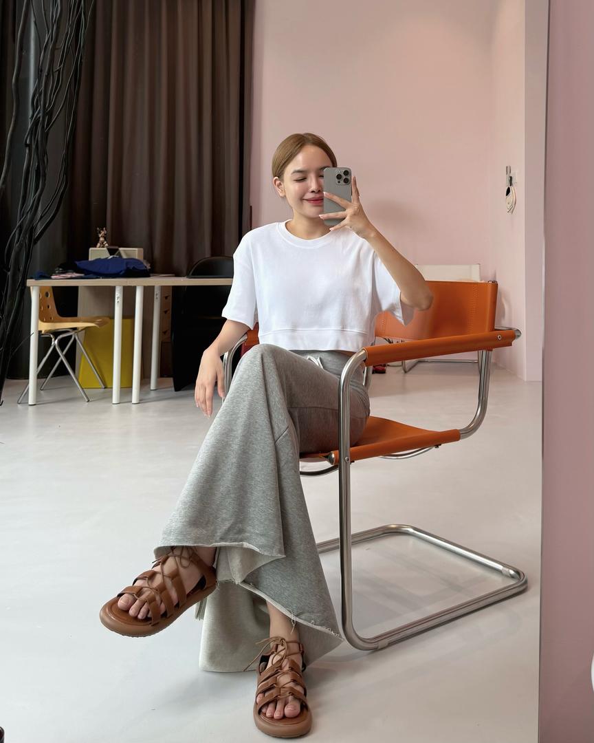 LULE Oversized Cropped Basis Tee