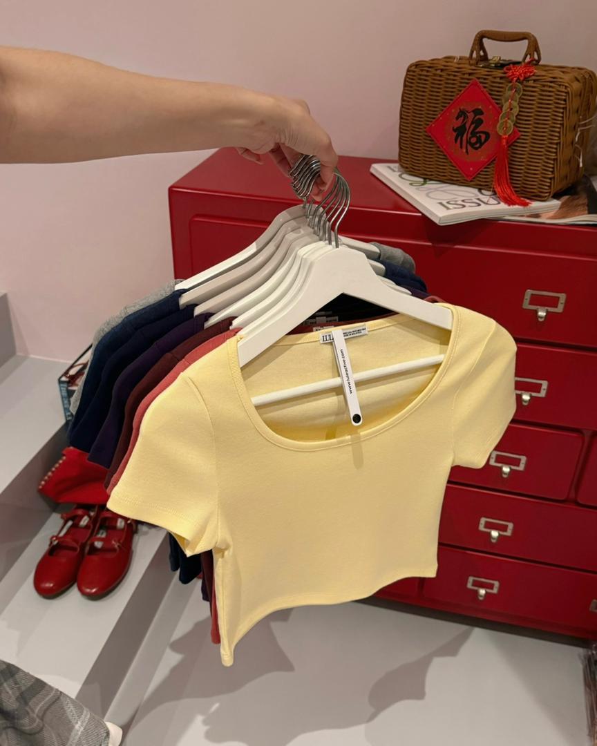 LULE Essential Crop Tee